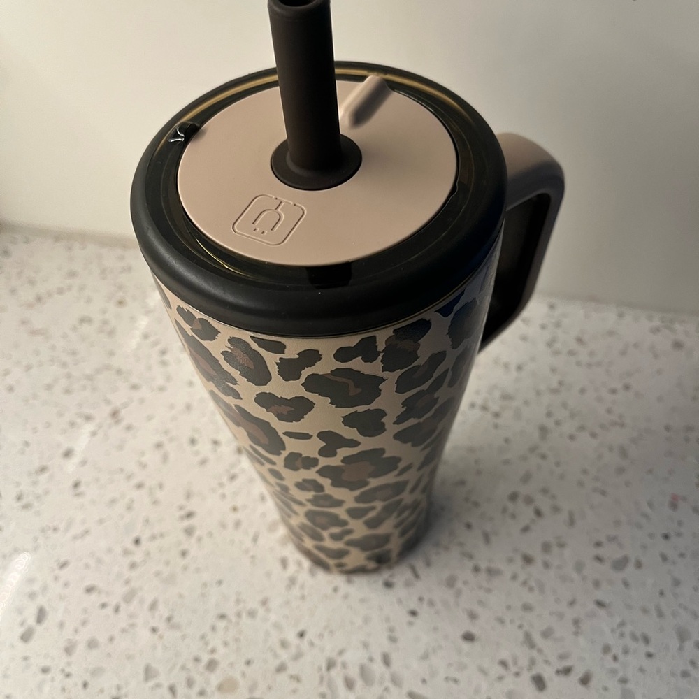 Brumate Era 20oz Leopard Latte